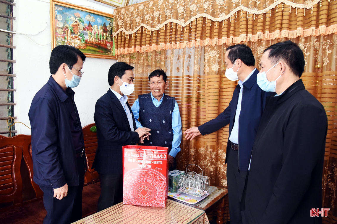 Phó Bí Thư Thường trực Tỉnh ủy chúc tết người có công, gia đình chính sách ở huyện Kỳ Anh