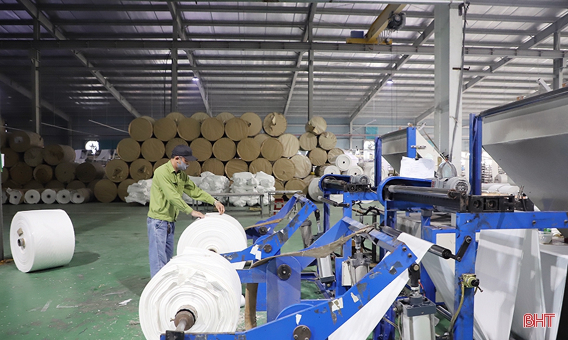 Tập trung lãnh đạo, chỉ đạo cụ thể hóa các chủ trương, nghị quyết của cấp ủy