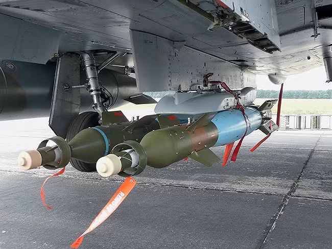 Bom thông minh Mỹ sản xuất đang dội vào chính đồng minh Mỹ tại Syria