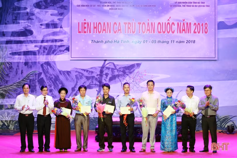 Hà Tĩnh giành giải A tập thể, 4 giải cá nhân tại Liên hoan Ca trù toàn quốc