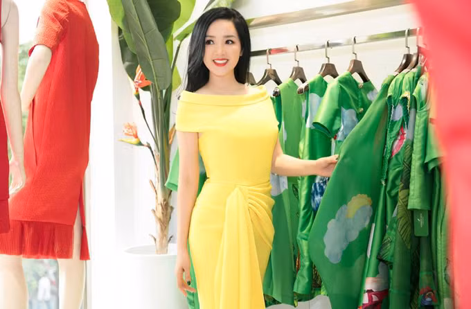 Người đẹp Việt mê mẩn váy xoắn eo