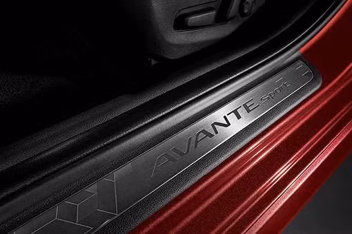 Hyundai Elantra có thêm bản thể thao, giá từ 22.400 USD ảnh 3 Hyundai Elantra có thêm bản thể thao, giá từ 22.400 USD