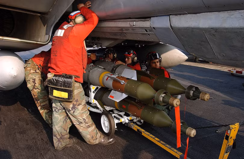 Bom thông minh Mỹ sản xuất đang dội vào chính đồng minh Mỹ tại Syria