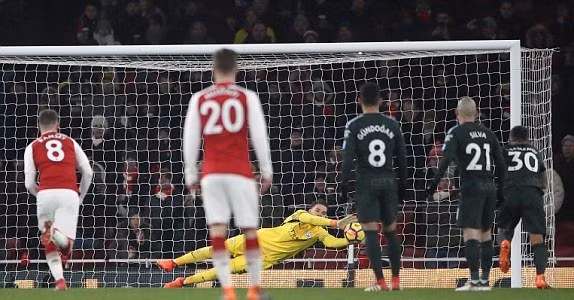 lich su lap lai arsenal thua trang ba ban truoc man city