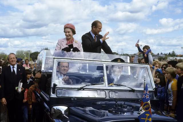 phoi bay them bi mat vu am sat nu hoang elizabeth ii