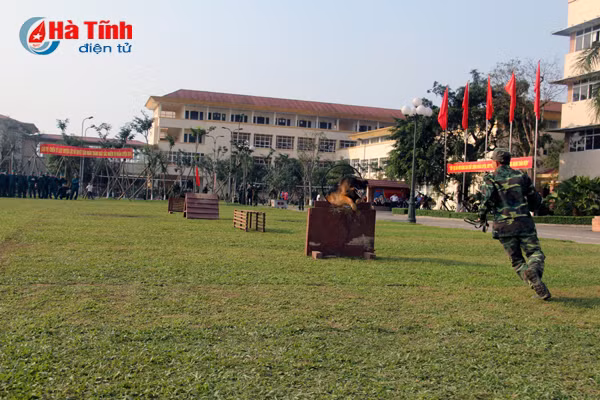 luc luong vu trang ha tinh ra quan huan luyen nam 2018