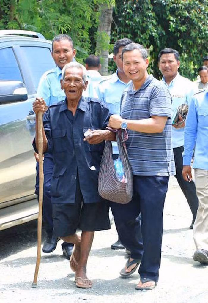 hai con trai thu tuong hun sen thang chuc nhanh von vot