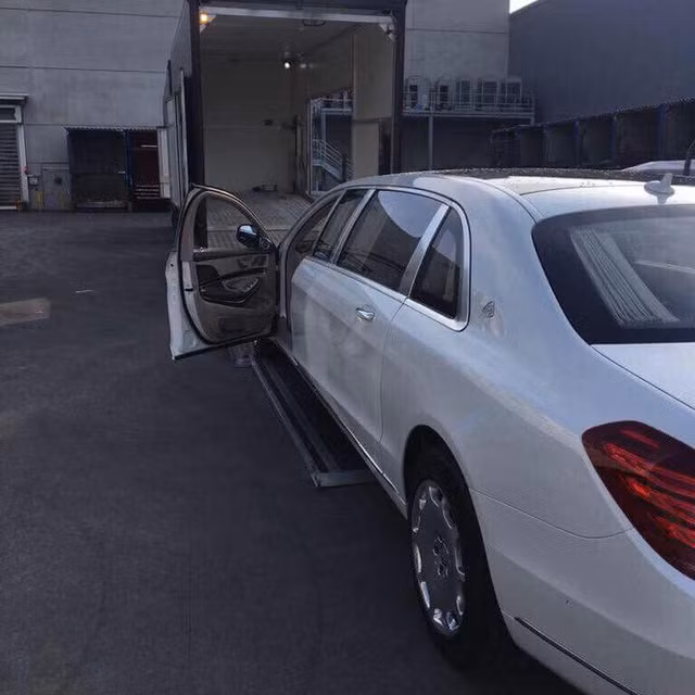 vua thong quan mercedes maybach s600 pullman dau tien viet nam da luon pho