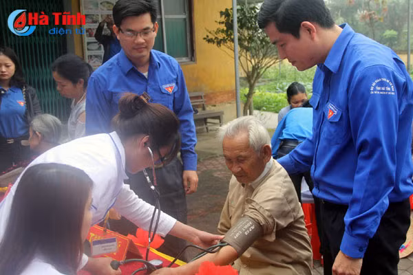 Cẩm Xuyên tổ chức khám sức khỏe cho thanh niên tham gia nhập ngũ