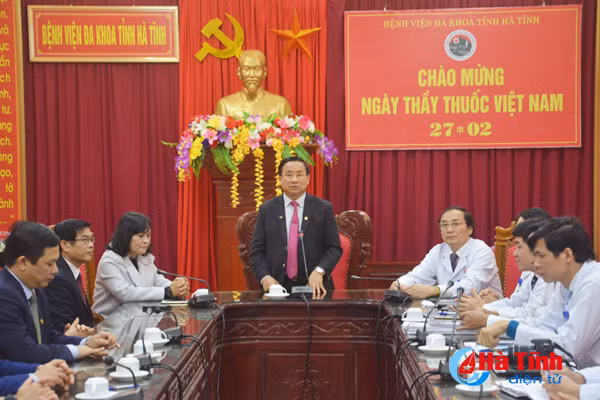 nganh y te ha tinh can tap trung dua cac nghi quyet cua dang vao cuoc song
