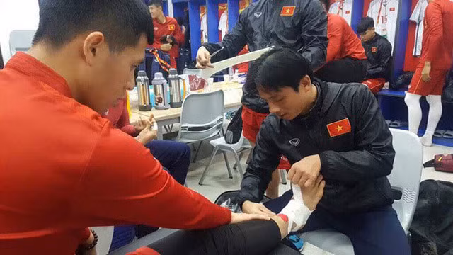 bac sy u23 viet nam vi tuong lai cau thu chap nhan thua chung ket