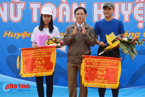 hap dan man keo co tai ngay hoi the thao huyen ky anh