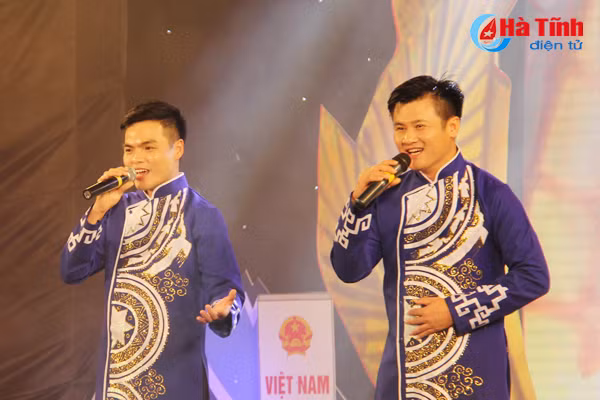 xuc dong chuong trinh nghe thuat sang mai ngoi sao xanh