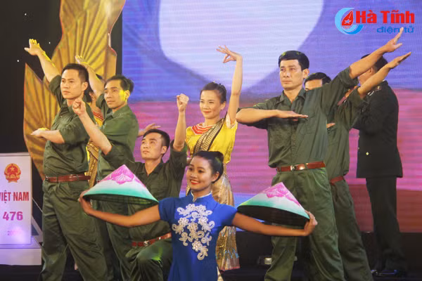 xuc dong chuong trinh nghe thuat sang mai ngoi sao xanh