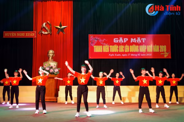 97 thanh nien nghi xuan hao huc cho ngay len duong nhap ngu