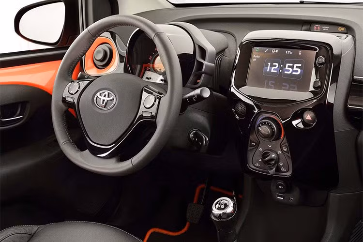 ngam chiec toyota aygo 2018 ngon it xang voi thiet ke doc dao