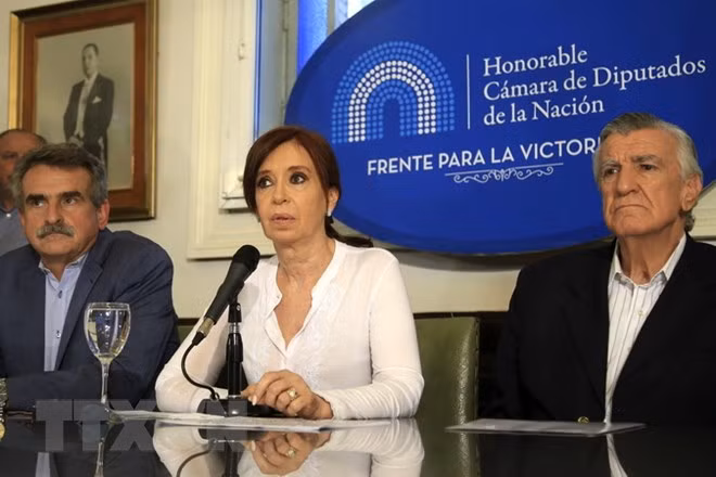 cuu tong thong argentina se phai hau toa voi cao buoc tham nhung