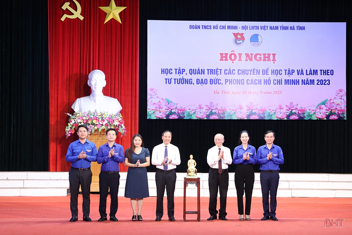 Mỗi đoàn viên thanh niên phải thực hành học Bác từ những việc nhỏ nhất