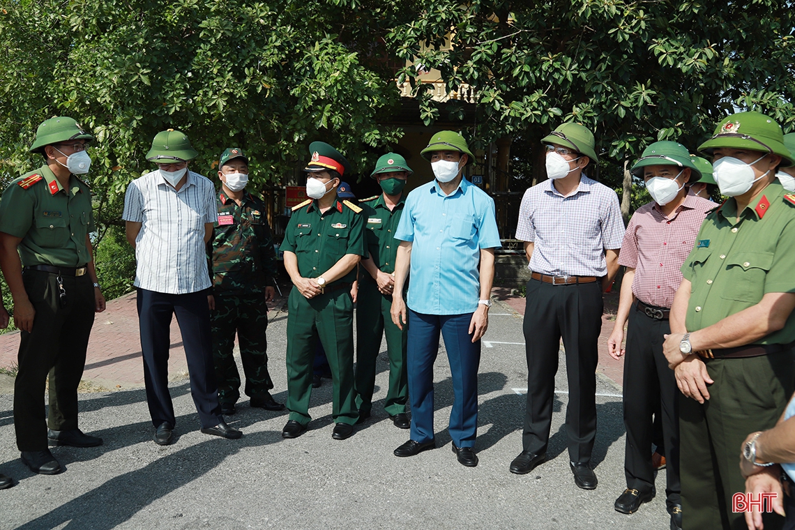 Thực hiện đúng quy định trong quá trình kiểm soát người, phương tiện lưu thông trên địa bàn Hà Tĩnh
