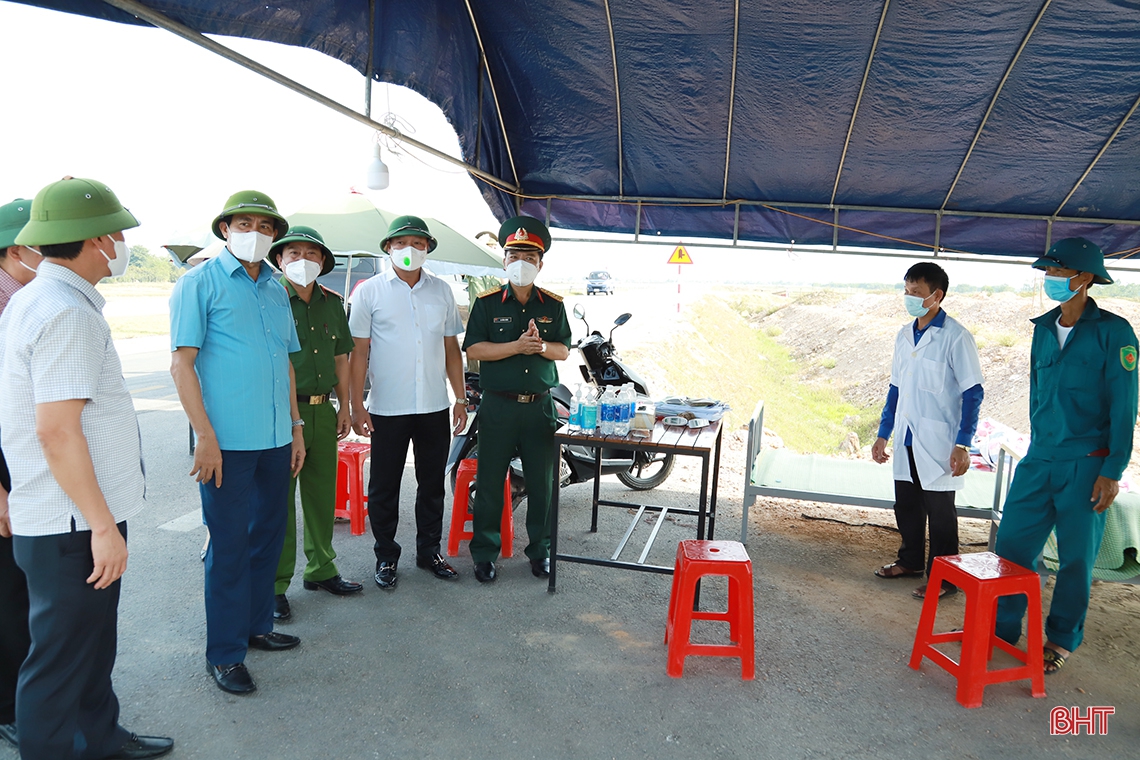 Thực hiện đúng quy định trong quá trình kiểm soát người, phương tiện lưu thông trên địa bàn Hà Tĩnh