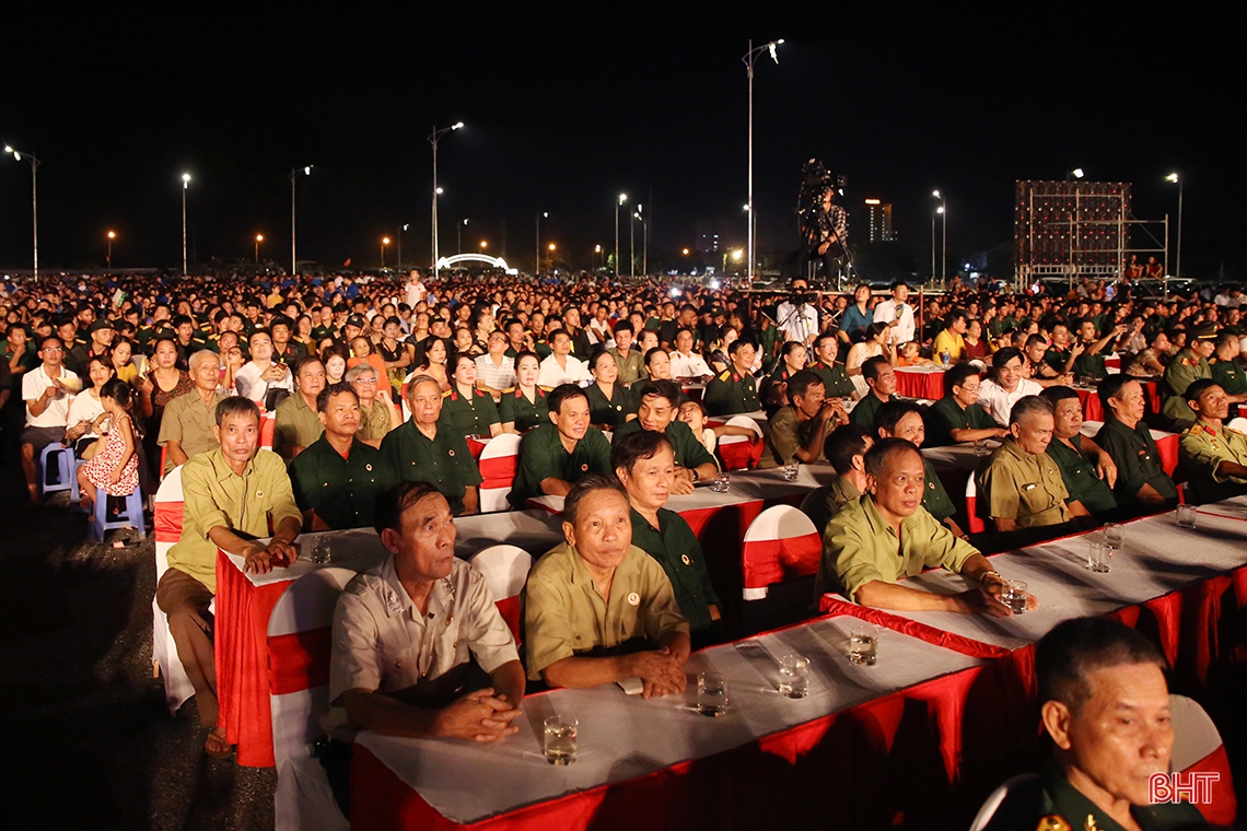 Hào hùng chương trình nghệ thuật “Bến Thủy anh hùng”