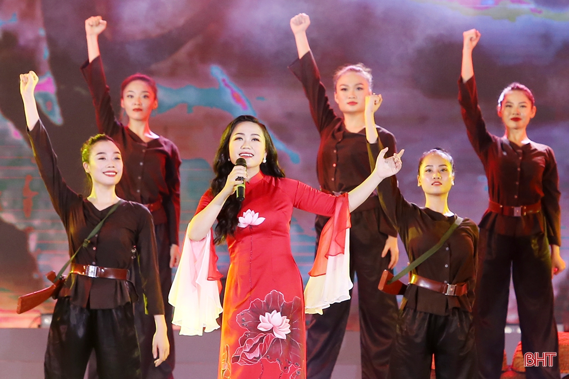 Hào hùng chương trình nghệ thuật “Bến Thủy anh hùng”