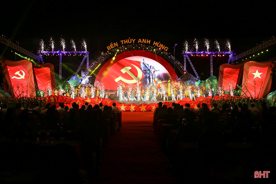 Hào hùng chương trình nghệ thuật “Bến Thủy anh hùng”