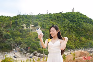Ngắm cung đường "triệu view" ở vùng biển Hà Tĩnh