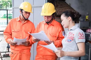 Hoá đơn tiền điện tháng 6 tăng vọt, công ty điện lực nói gì?