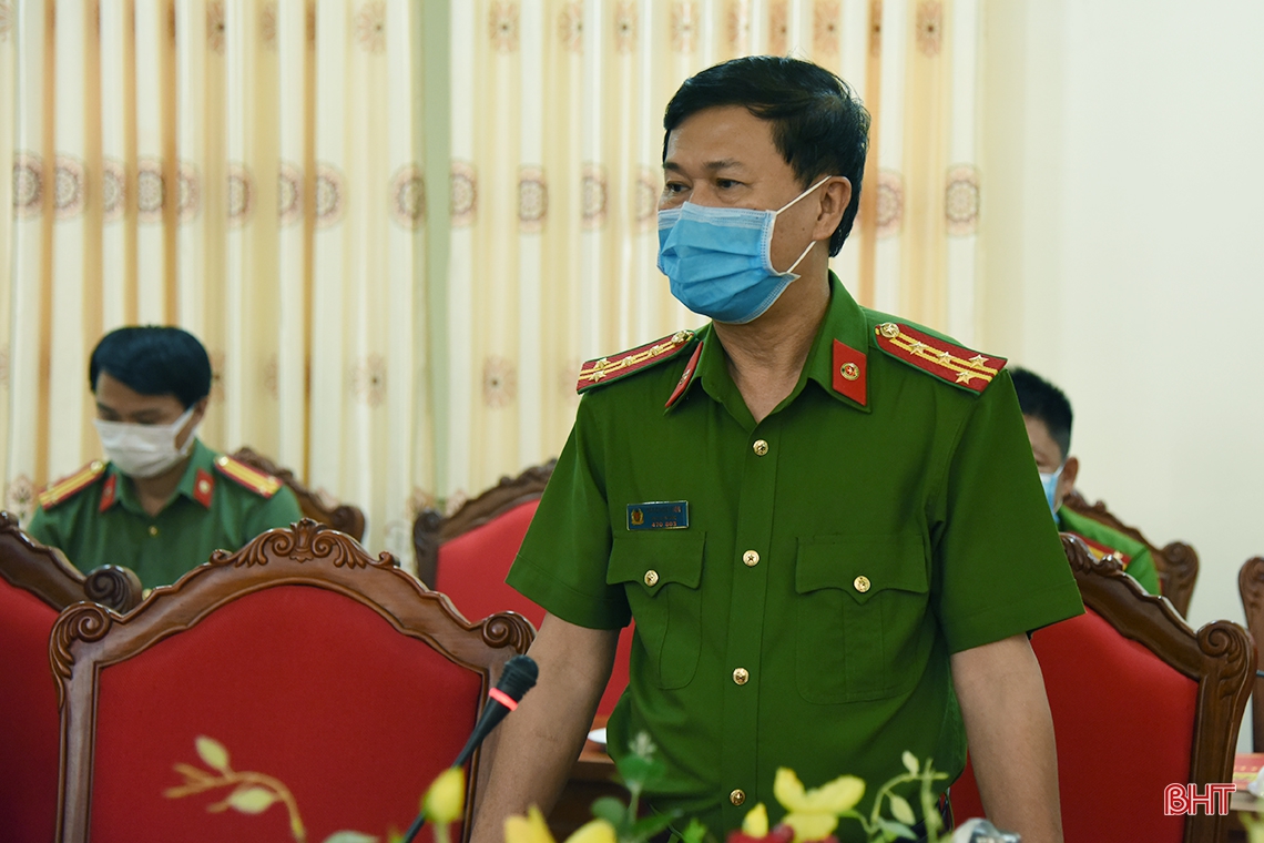 Thường trực Tỉnh ủy Hà Tĩnh biểu dương các lực lượng tuyến đầu phòng, chống dịch Covid-19