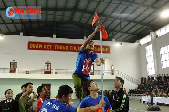 Sôi nổi trò chơi chinh phục đỉnh cao