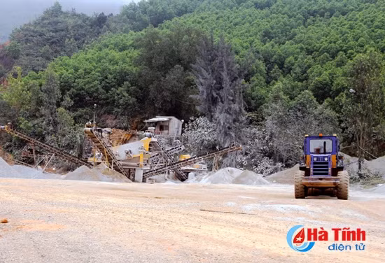 Tình trạng công nhân bỏ việc không lý do ở HTX khai thác đá 26/3 (Cẩm Xuyên) khiến cho sản xuất đình trệ, doanh nghiệp đau đầu