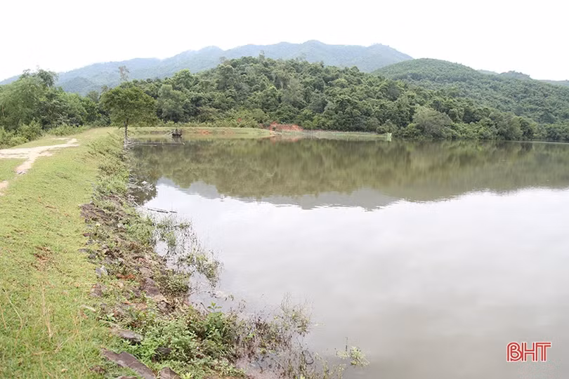 Hà Tĩnh tập trung ứng phó với bão số 8, đảm bảo an toàn tuyệt đối cho Nhân dân