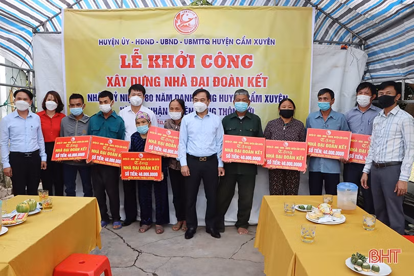 Cẩm Xuyên xây nhà đại đoàn kết cho người nghèo 