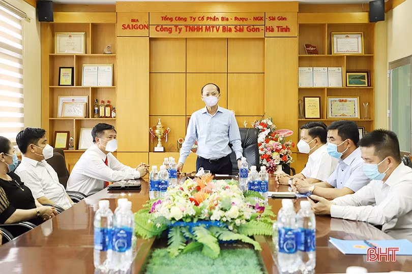 Lãnh đạo Hà Tĩnh ghi nhận nỗ lực trong sản xuất kinh doanh của cộng đồng doanh nghiệp