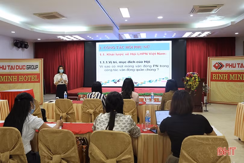 Quán triệt Nghị quyết Đại hội phụ nữ Hà Tĩnh và bồi dưỡng nghiệp vụ công tác hội