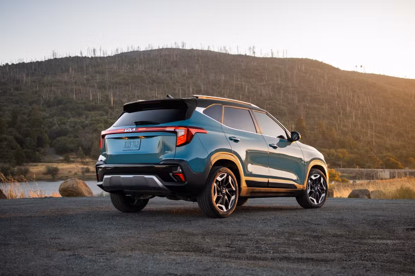 Kia Seltos 2024: Diện mạo mới hiện đại hơn, nâng cấp nội thất và động cơ