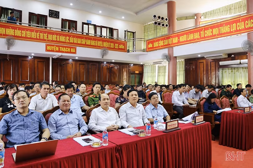 Quán triệt, triển khai Nghị quyết của Bộ Chính trị về phát triển KT-XH, đảm bảo QP-AN vùng Bắc Trung Bộ và duyên hải Trung Bộ