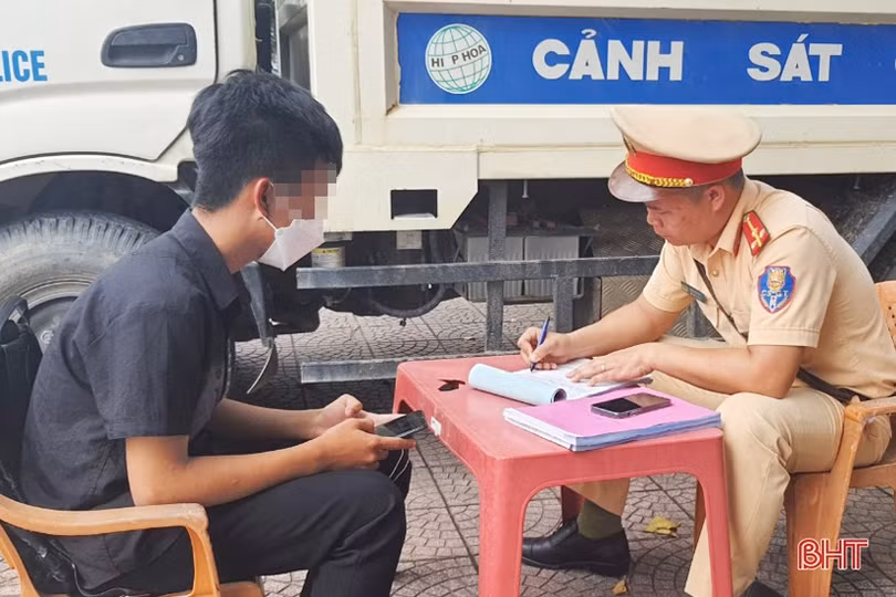 Công an Hương Khê xử phạt 67 tài xế nhí” vi phạm giao thông