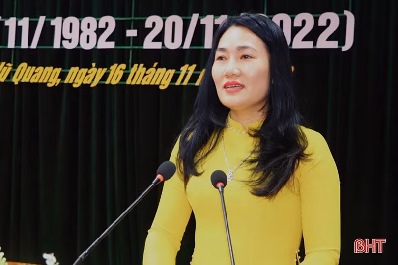 Vũ Quang gặp mặt nhân kỷ niệm 40 năm Ngày Nhà giáo Việt Nam