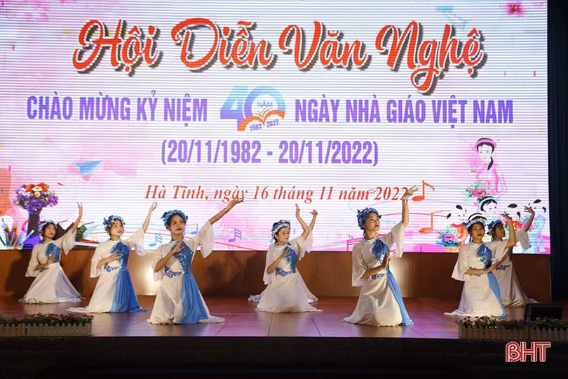 Trường Cao đẳng Y tế Hà Tĩnh sôi nổi mừng Ngày Nhà giáo Việt Nam