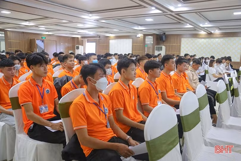 Hơn 200 sinh viên Hà Tĩnh được trang bị kiến thức khởi nghiệp