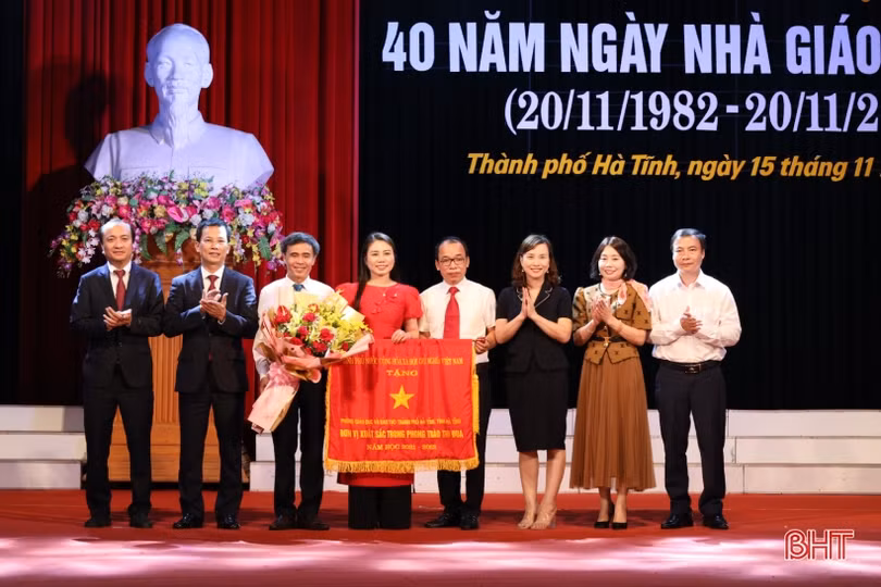 TP Hà Tĩnh gặp mặt kỷ niệm Ngày Nhà giáo Việt Nam