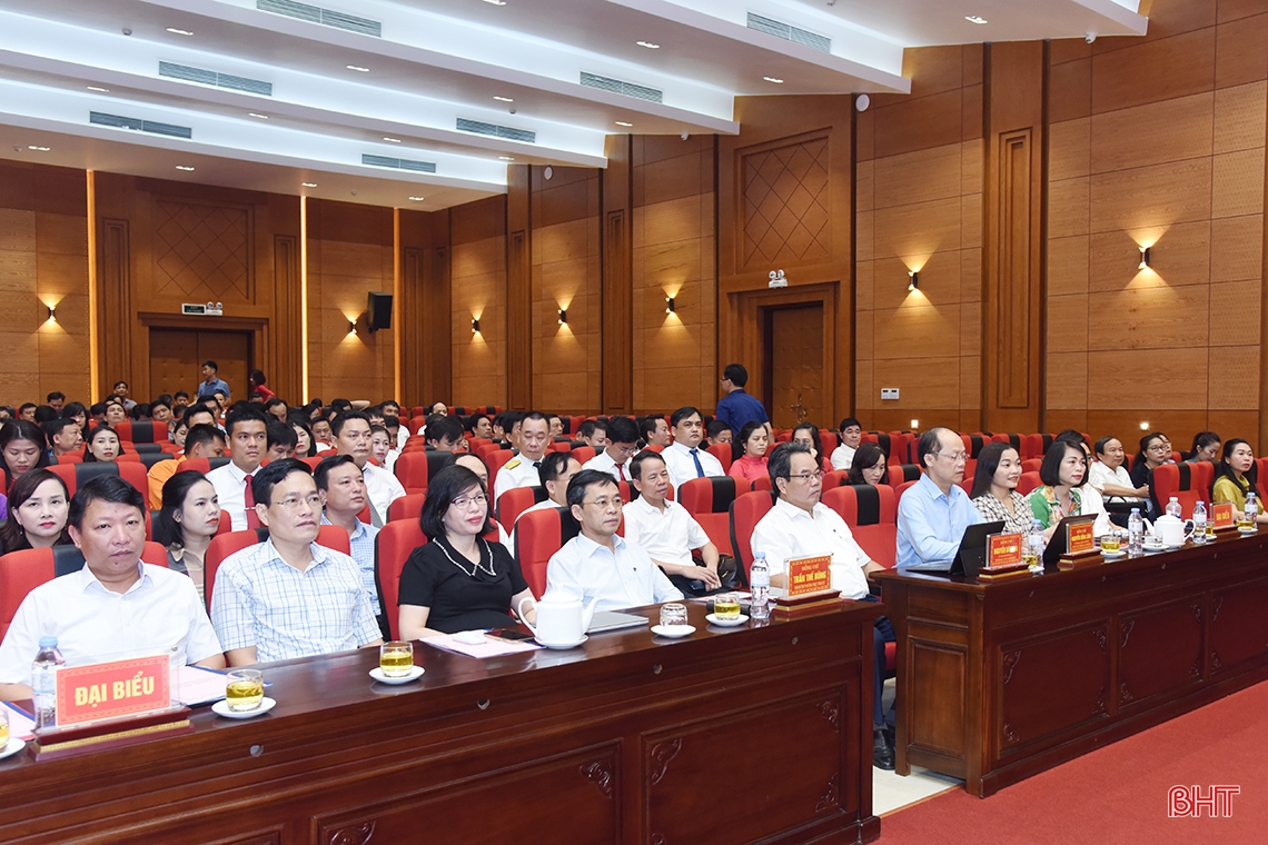 Phát huy vai trò nêu gương của cán bộ, đảng viên Khối CCQ&DN Hà Tĩnh