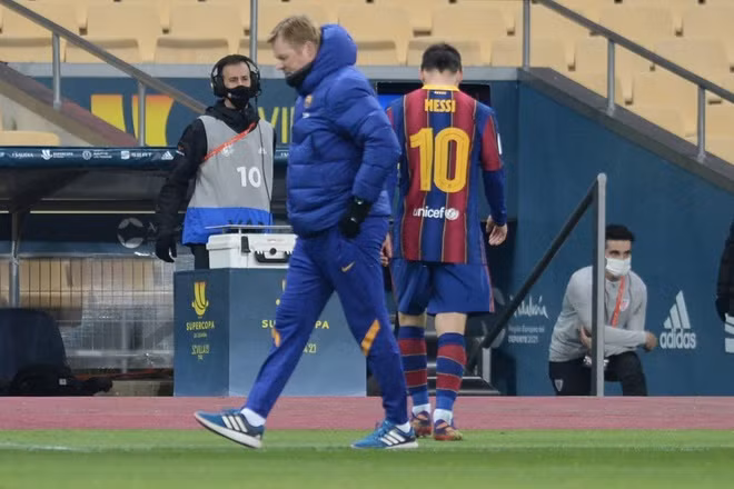 Messi lần đầu bị đuổi khỏi sân trong màu áo Barca