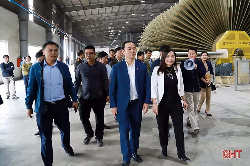 Vũ Quang là huyện miền núi biên giới đầu tiên cả nước hoàn thành các tiêu chí nông thôn mới