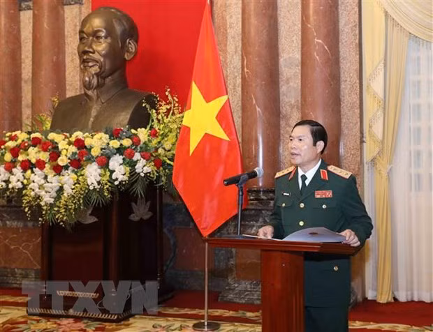 Trao quyết định thăng quân hàm thượng tướng cho hai Thứ trưởng Bộ Quốc phòng