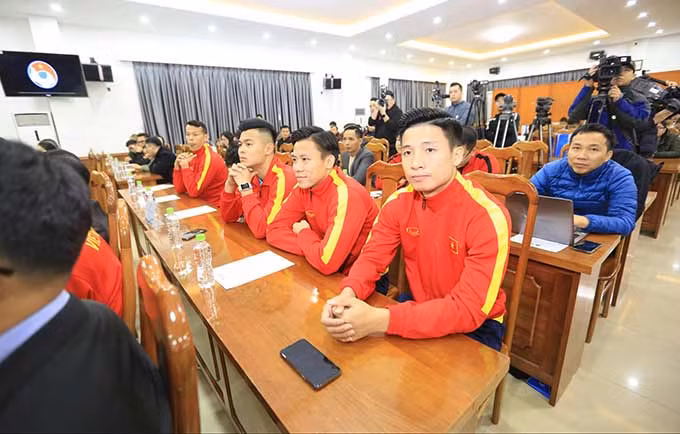 Đội tuyển Việt Nam ra mắt áo đấu mới theo kiểu chưa từng có ở châu Á