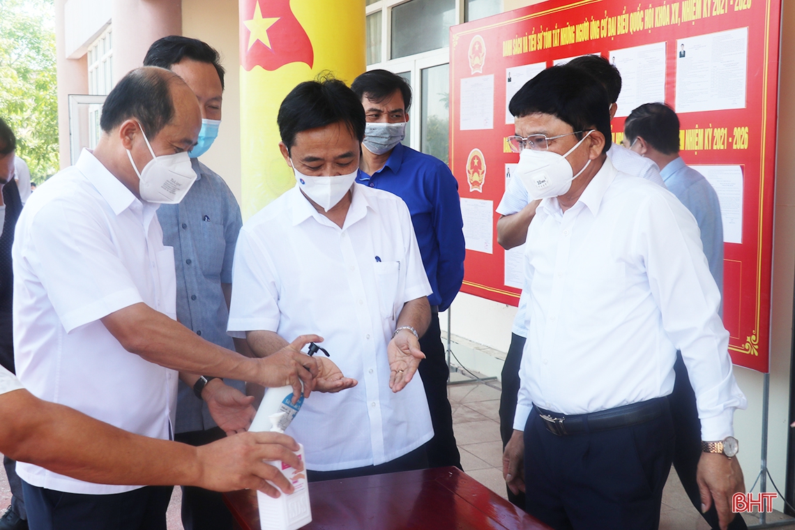 Nêu cao tinh thần, trách nhiệm của người đại biểu dân cử