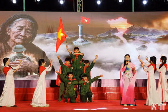 Lan tỏa ý nghĩa đêm liên hoan văn nghệ quần chúng tại phường Vũng Áng 